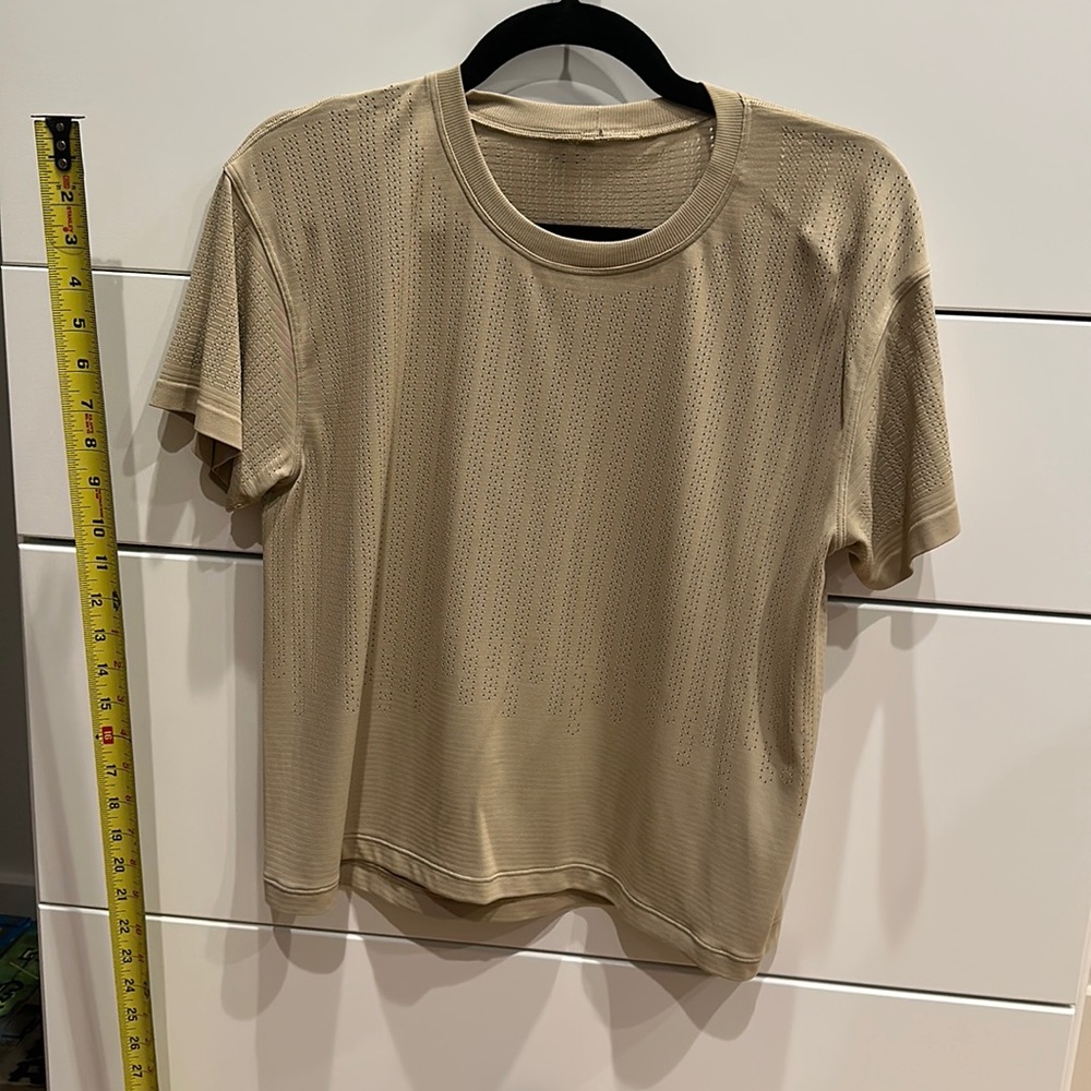 Lulu lemon breeze crop size 10, nude